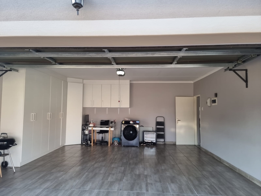 4 Bedroom Property for Sale in Rustenburg Central North West